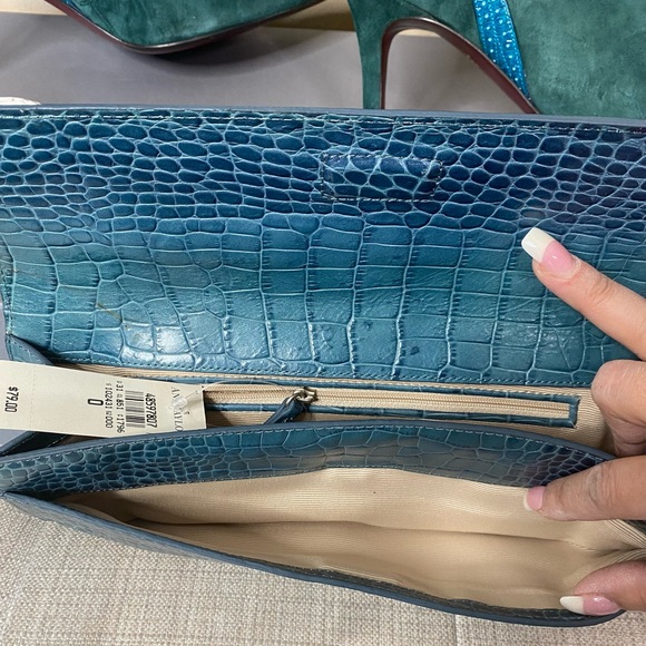 Ann Taylor Emerald Leather Suede Boots & Clutch - Picture 16 of 16